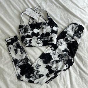Byffbunny collection sports bra & leggings set / black & white color / XXS-XS